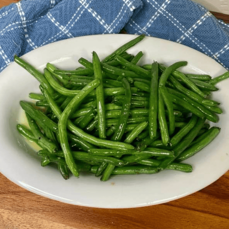 Air Fryer Green Beans with Garlic Butter Sauce 