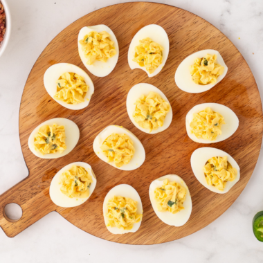 These deviled eggs without mustard skip the Dijon completely and still come out creamy, tangy, and crave-worthy. The secret? A splash of apple cider vinegar and a hit of Worcestershire sauce that delivers all the zing without the mustard bite.