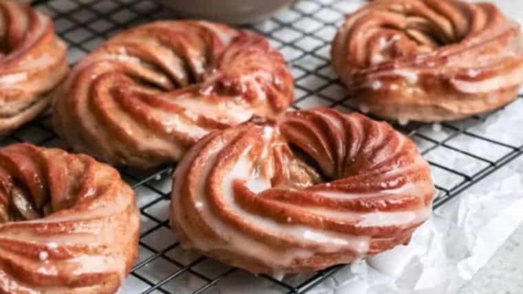 French Apple pie crullers for mother's day