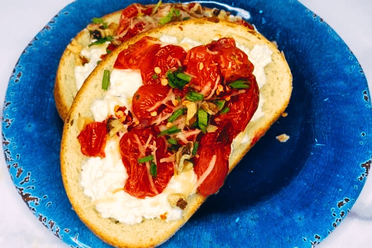 Air fryer ricotta toast on a blue plate.