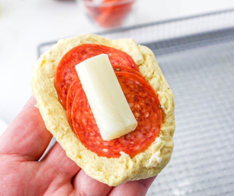 Air Fryer Pizza Puffs