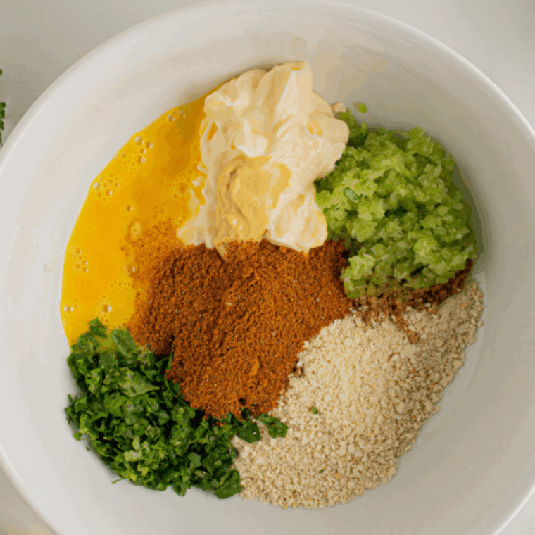 Mix the ingredients in a small mixing bowl.