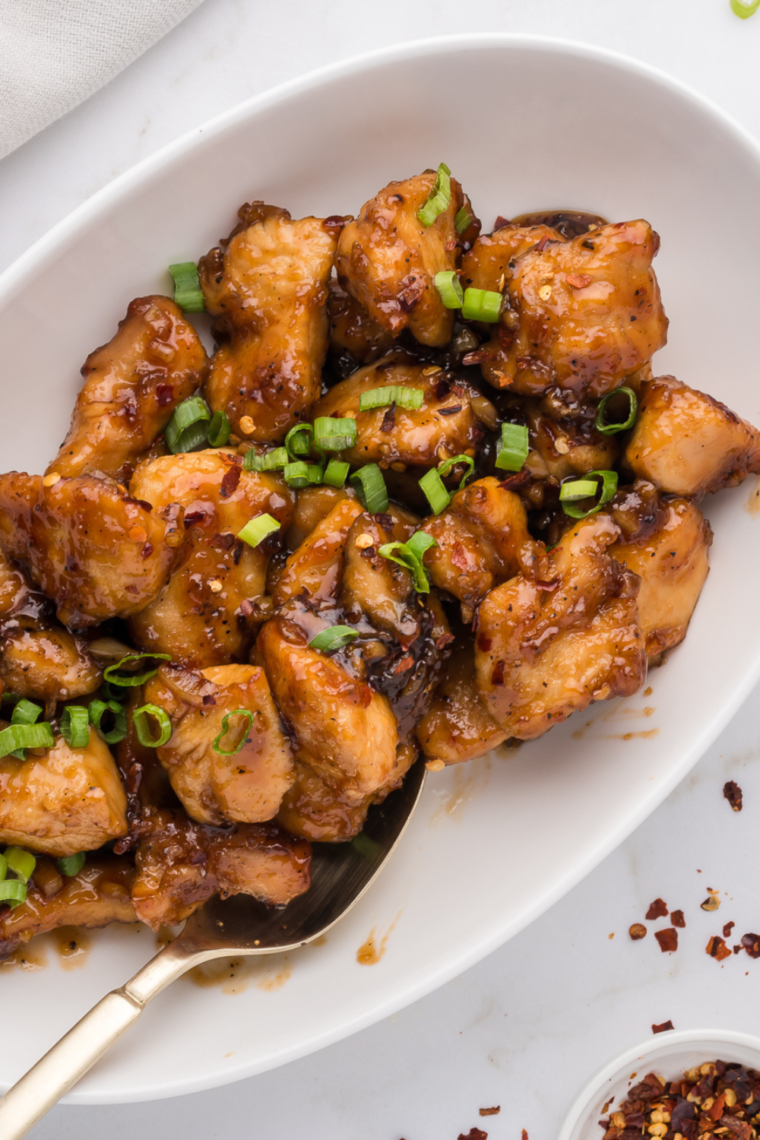 Crispy air fryer Copycat Wendy’s Saucy Nuggs with dipping sauce