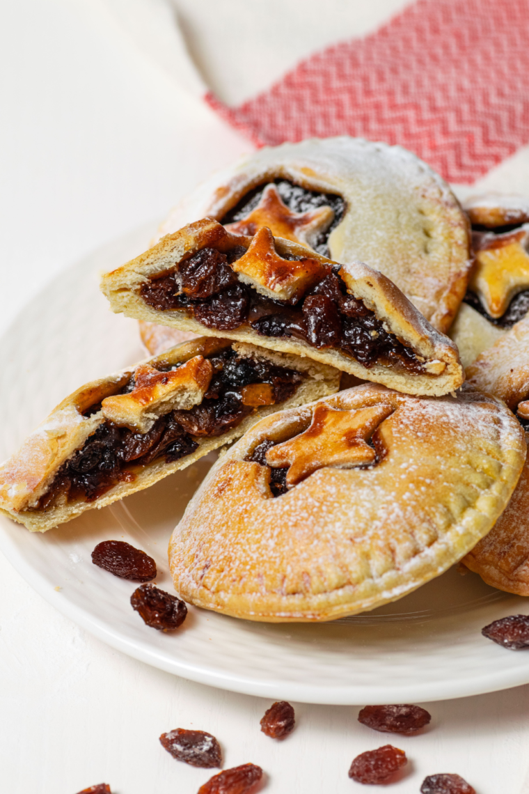 Air-fried chicken pie with a flake, buttery crust and a delicious Mincemeat filling.