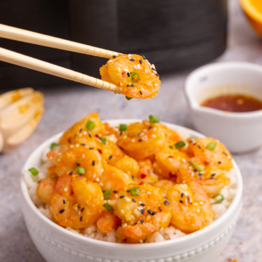 Recreate the iconic Copycat P.F. Chang’s Dynamite Shrimp at home with this easy recipe. Crispy shrimp coated in a creamy, spicy sauce for the ultimate appetizer or main dish.