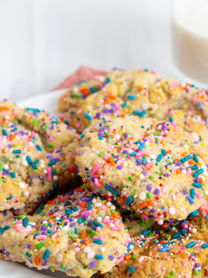 Freshly baked Publix-style sugar cookies with a soft, chewy texture and a light dusting of sugar.