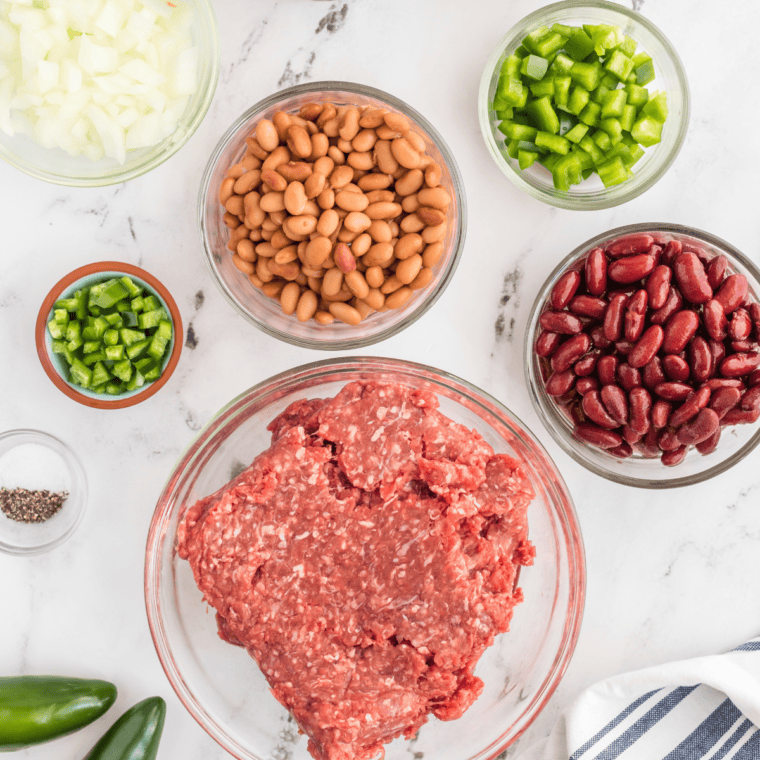 Ingredients needed for Copycat Steak ‘n Shake Chili on kitchen table.