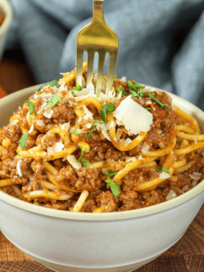 Olive Garden-inspired meat sauce simmered with ground beef, tomatoes, and Italian herbs.