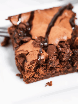 Indulge in a homemade version of Outback Steakhouse's famous Thunder from Down Under! This copycat recipe features layers of rich chocolate, creamy caramel, and ice cream, creating the perfect dessert to satisfy your sweet tooth