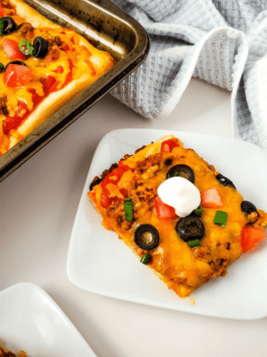 Easy Taco Pizza Recipe (Perfect for Taco Tuesday!)