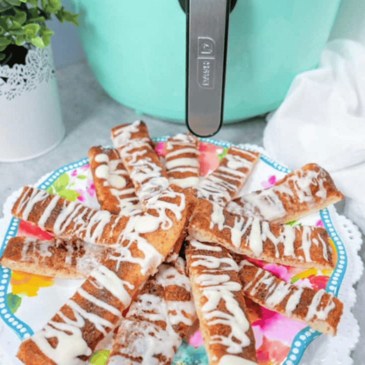 Air Fryer Copycat Pizza Hut Cinnamon Sticks