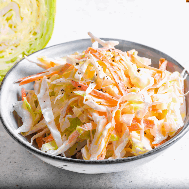 Knock-off Bonefish Grill Coleslaw Bowl of coleslaw with the creamy dressing.
