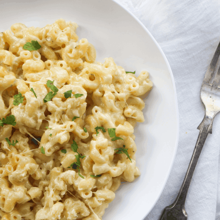 Bowl of Golden Corral Macaroni and Cheese Recipe on kitchen table.