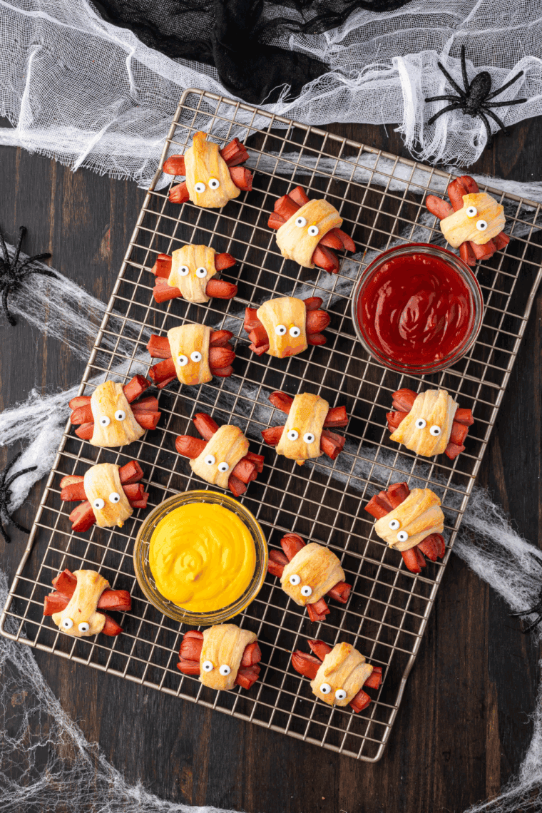 Easy Halloween Spider Hot Dogs – crescent-wrapped hot dogs with candy eyes for a spooky treat.”