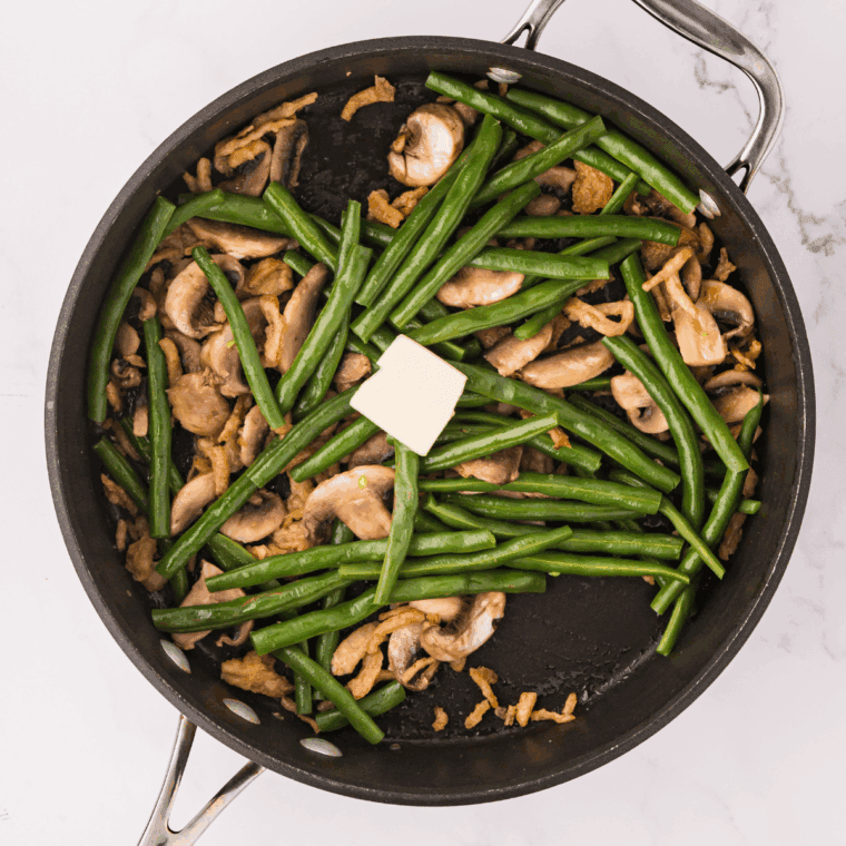 Green Beans in cast iron skillet