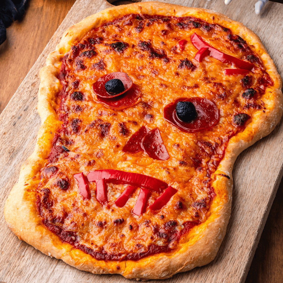 Easy Peasy Skull Halloween Pizza - Fork To Spoon