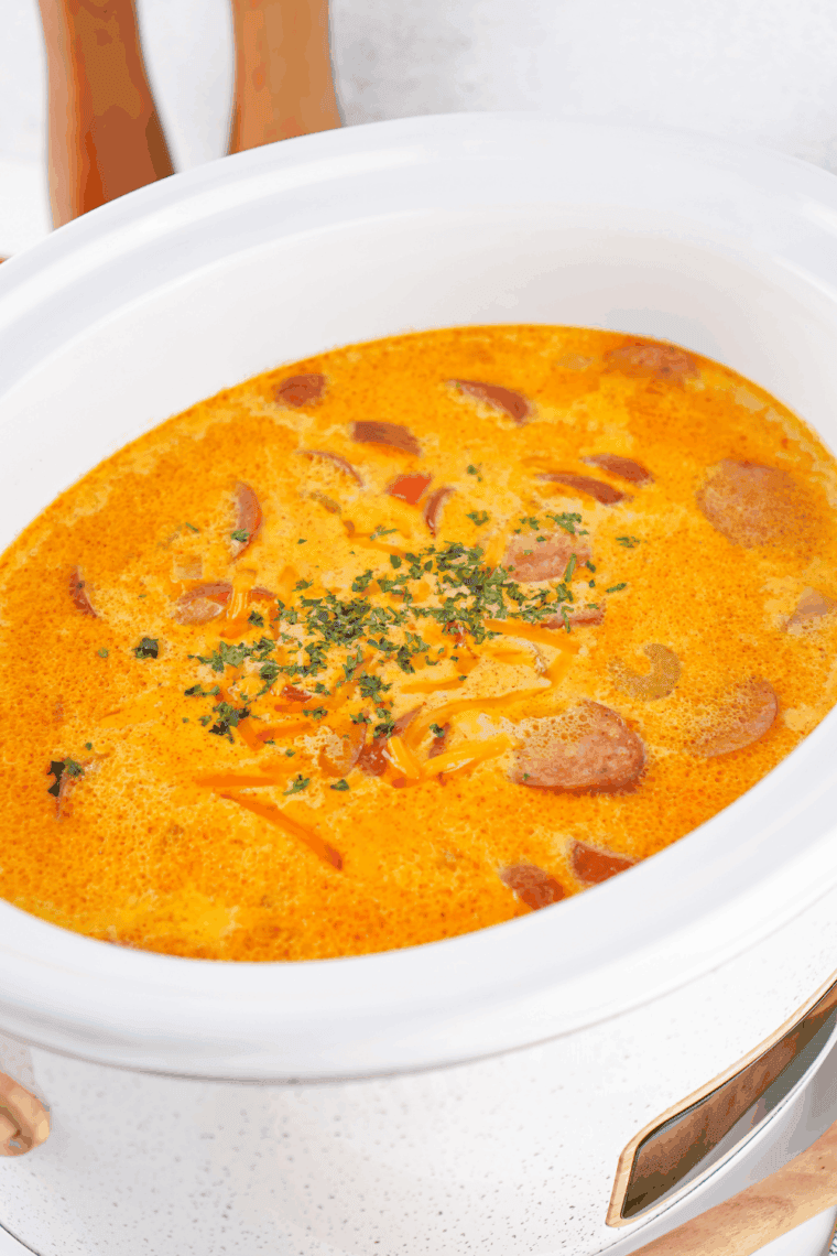 Bowl of creamy Red Lobster Bacon Potato Soup topped with crispy bacon and green onions.