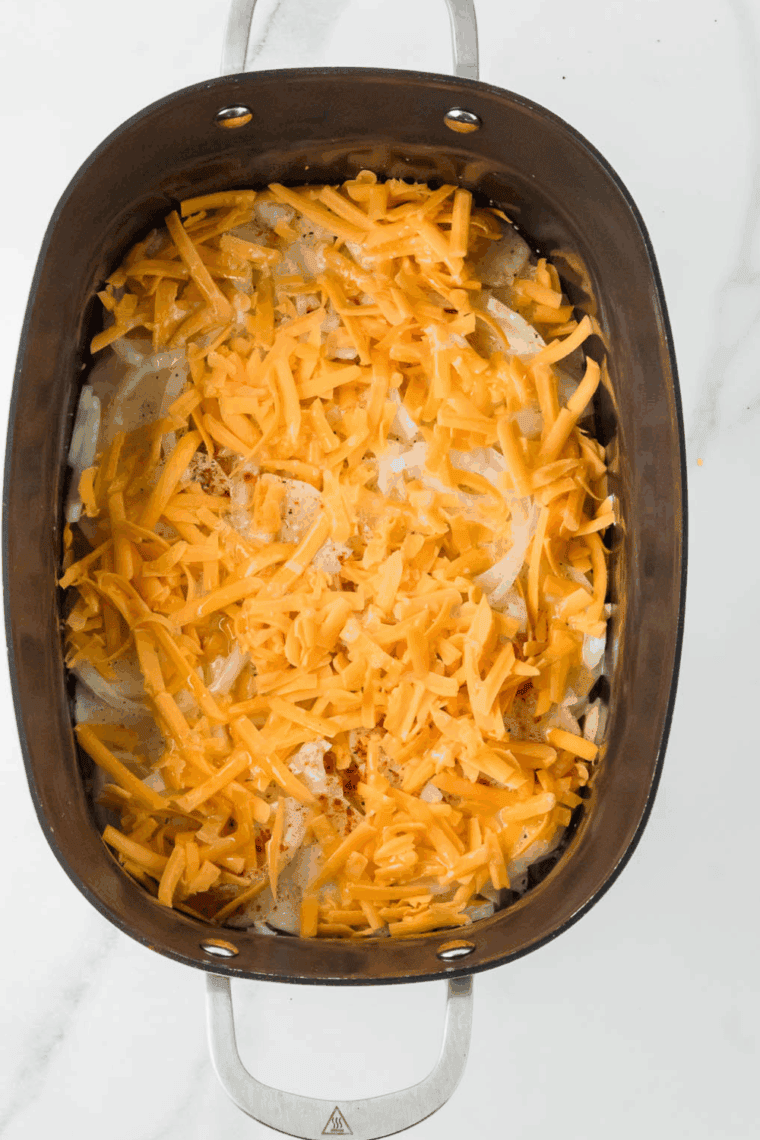 Easy Slow Cooker Scalloped Potatoes, creamy and cheesy side dish