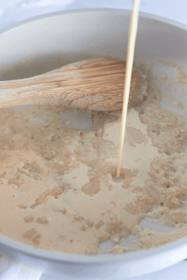 Whisk the butter and flour in the saucepan, then add the turkey juices and broth to make a smooth gravy.