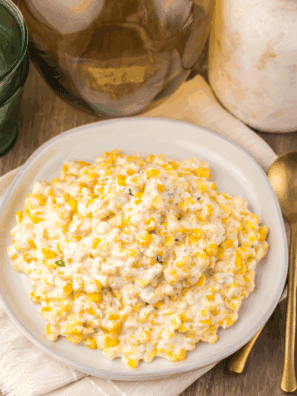 low Cooker Ruth’s Chris Creamed Corn – creamy, buttery corn cooked to perfection in the crockpot.