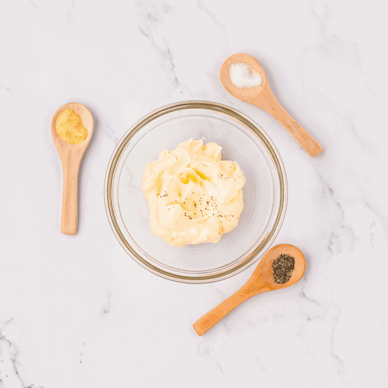 Add Sonic Blackened Mayo in a large mixing bowl.