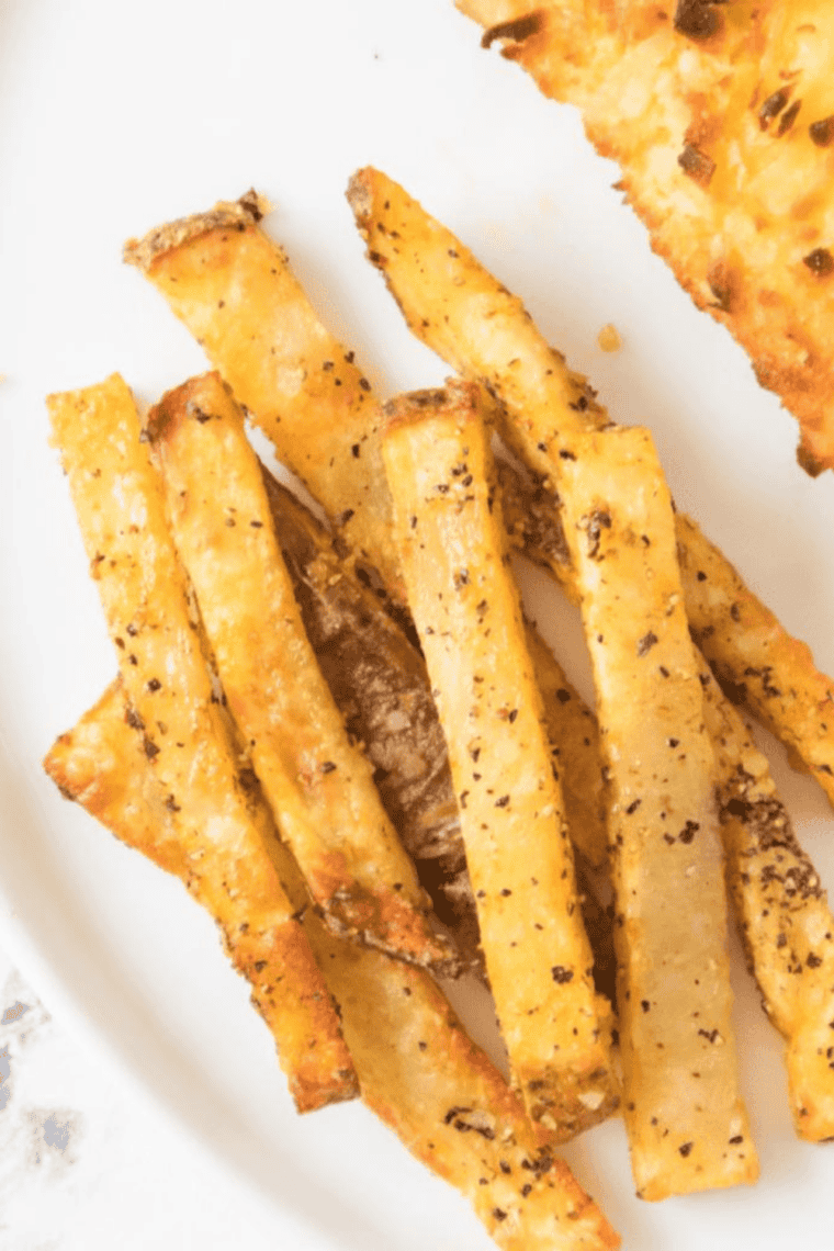 Copycat Kinder&rsquo;s Sweet Heat Seasoning &ndash; make this sweet, smoky, and slightly spicy blend at home. Perfect for chicken, fries, roasted veggies, and more.