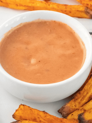 reamy burger sauce in bowl copycat Hardee&rsquo;s Big Twin Sauce
