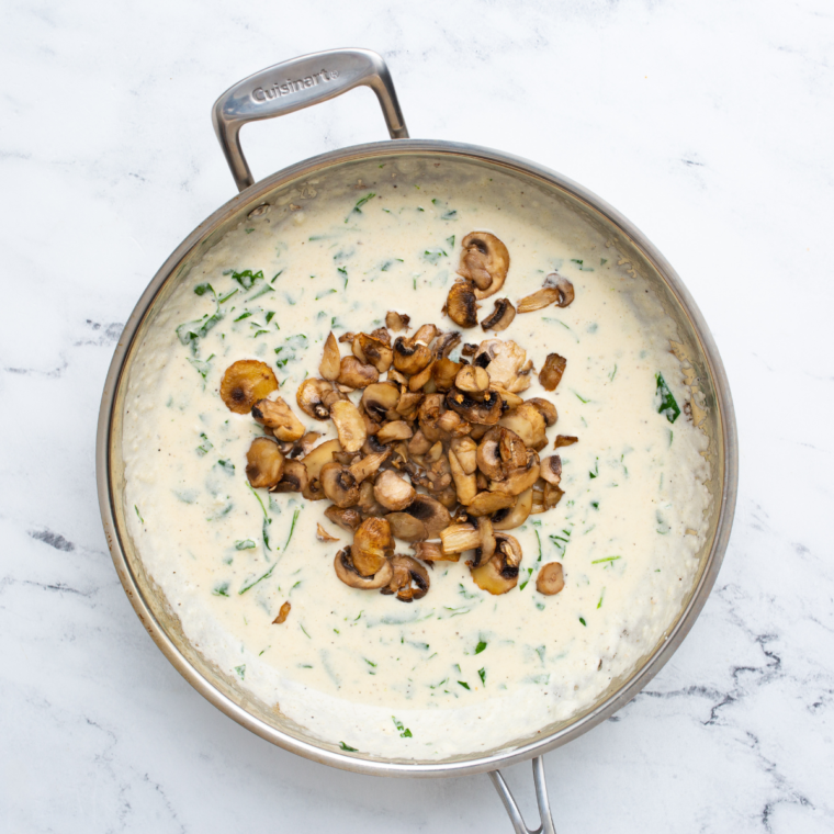 close up mushroom gravy sauce creamy homemade restaurant style