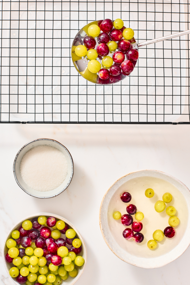 Grapes drying on a rack until the syrup becomes tacky and slightly sticky