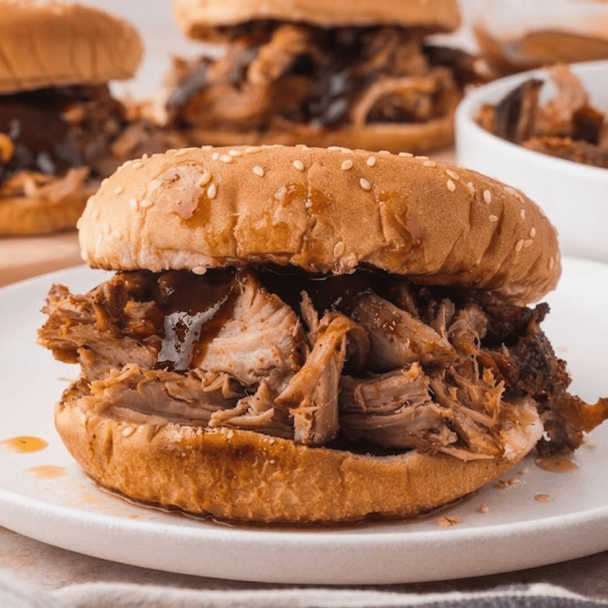 Jack Daniel's Crock Pot Pulled Pork (Slow Cooker Recipe)