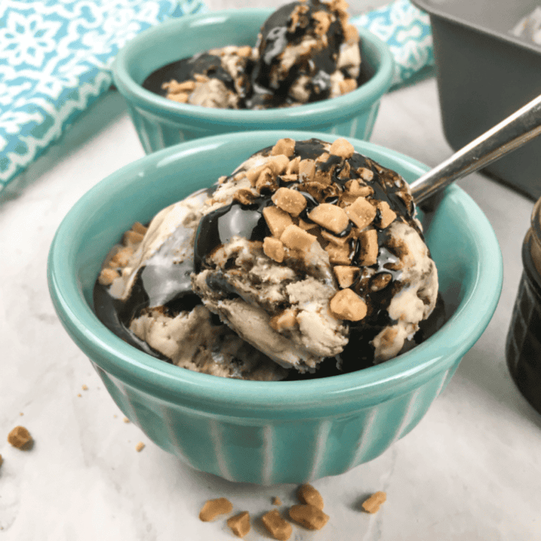 Scooping the finished fudge swirl ice cream into a bowl