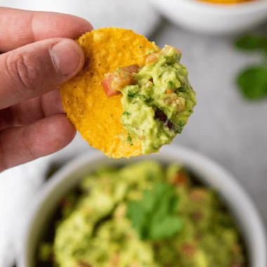 Spicy Guacamole Recipe (Restaurant-Level Heat, Made in 15 Minutes)